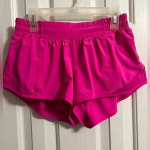 Lululemon Hotty Hot Low Rise 2.5” Lined Shorts
